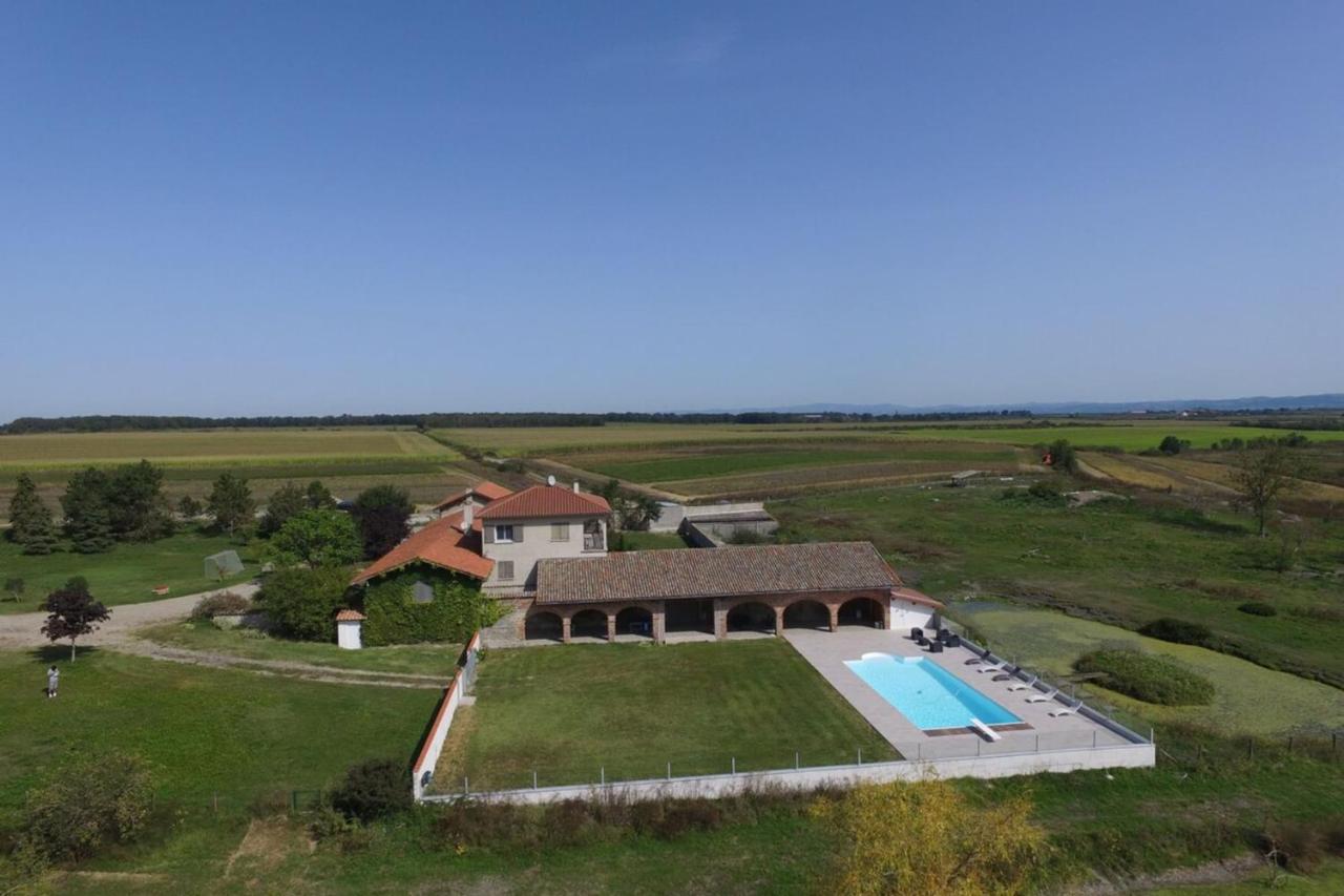 Family Villa At 1H15 From Lyon Precieux Bagian luar foto